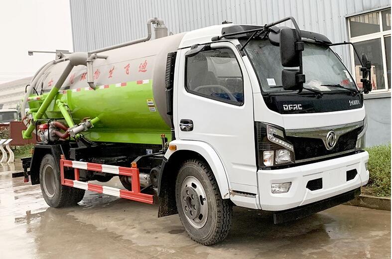 東風多利卡吸污車